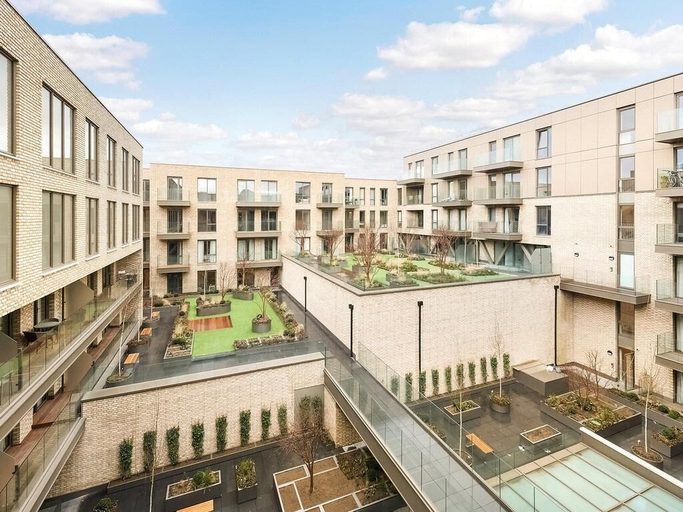 Exterior & Views 2, Luxurious Hammersmith Apartment, London