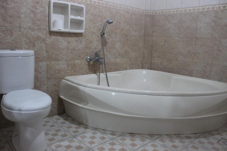 Bathroom 5, Puri Anom Guest House, Denpasar