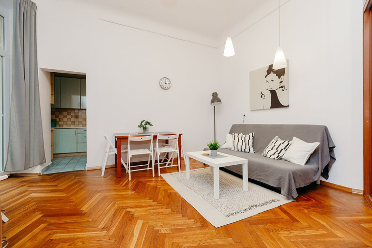 Others 4, ShortStayPoland Klonowa B29, Warsaw