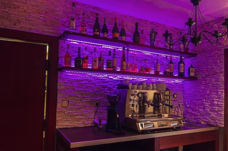 Food & Drinks 5, Hotel pod hradom, Trenčín