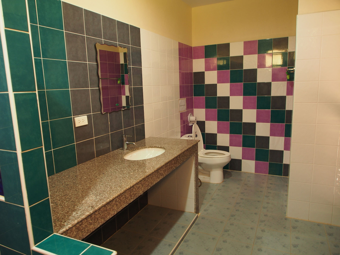 Bathroom 4, Baansuan Aiyara, Muang Chanthaburi