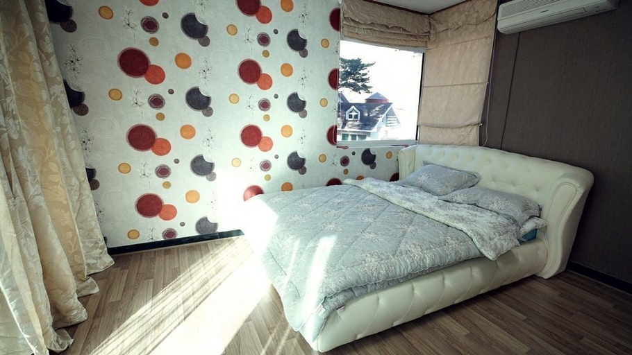 Bedroom 3, Royaltree Pension, Yangyang