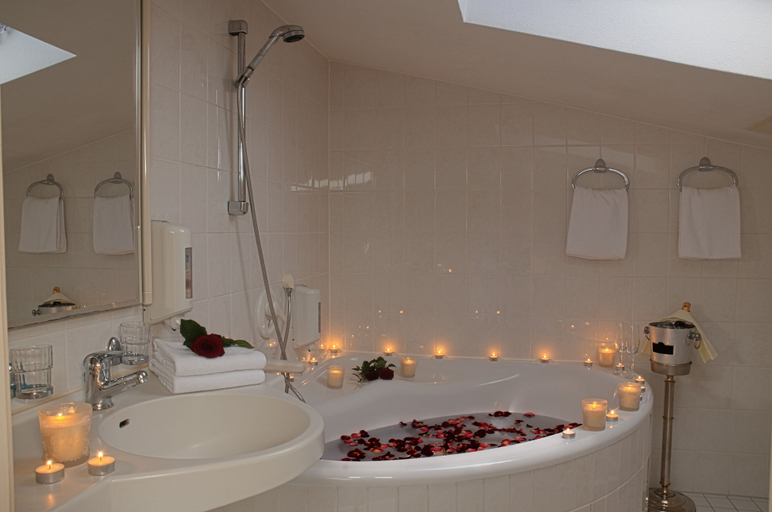 Bathroom 5, ATLAS Posthotel, Garmisch-Partenkirchen