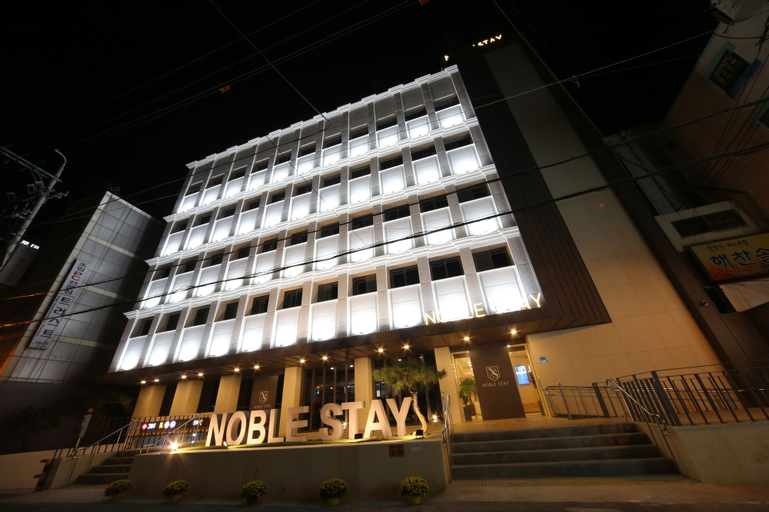 Noble Stay, Buk
