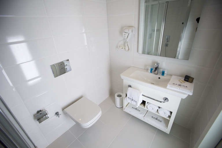 Bathroom 5, Ravvda Hotel Bakırköy, Bakırköy