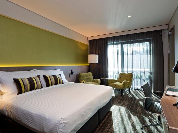 Bedroom 4, The Glen Hotel & Suites, Eight Mile Plains