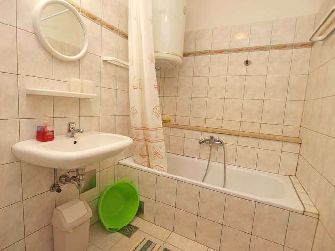 Bathroom 3, Apartment 1098, Fažana