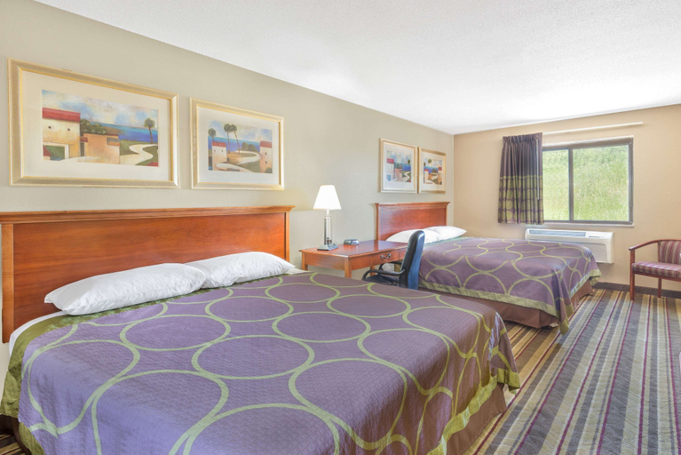 Bedroom 3, Super 8 by Wyndham Tilton/Lake Winnipesaukee, Belknap
