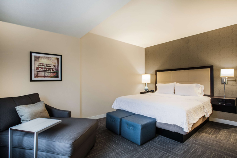 Bedroom 3, Hampton Inn Rochester Penfield, Monroe