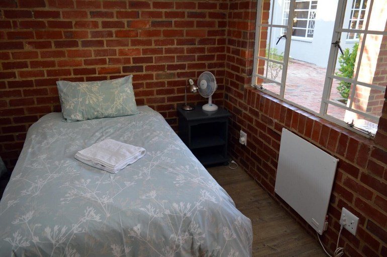 Bedroom 2, Village Lodge Harrismith, Thabo Mofutsanyane