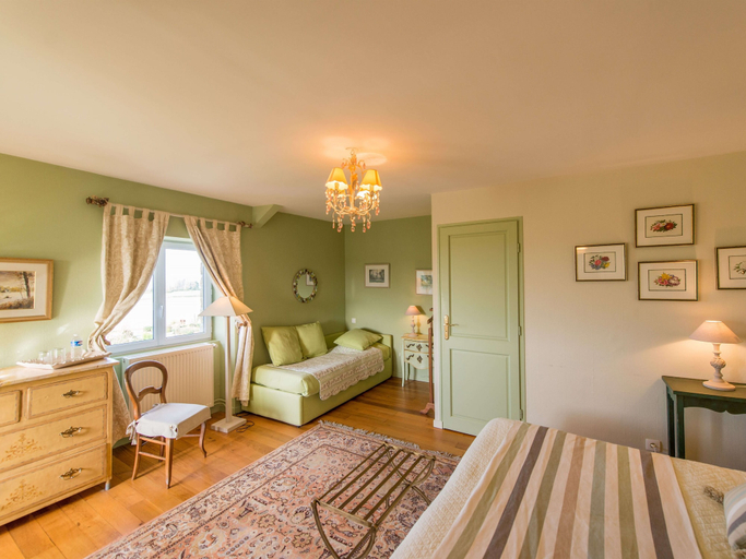 Bedroom 4, Chambres D'hotes La Barbinais Bed&breakfast St Malo, Ille-et-Vilaine
