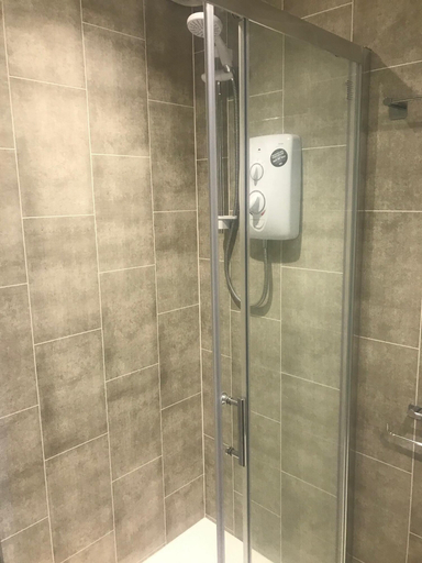Bathroom 5, Atlantis, Torbay
