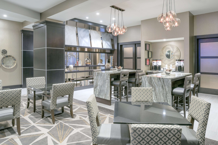 Food & Drinks 5, Hampton Inn & Suites Worcester, Worcester