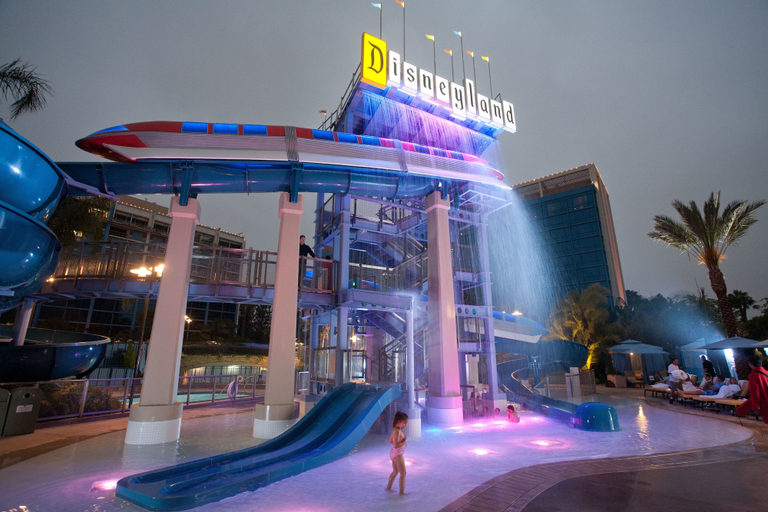 Exterior & Views 2, Disneyland® Hotel, Orange