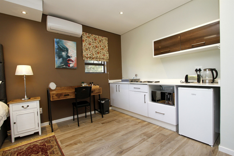 Others 5, Casa Ridge, eThekwini