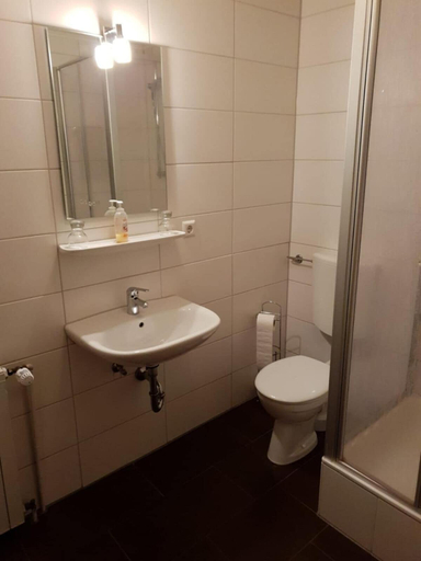 Bathroom 5, Hotel zur Post, Emsland