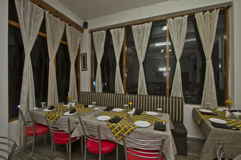 Food & Drinks, Rockland Inn, Kullu