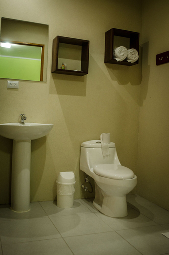Bathroom 4, Hotel Colores del Arenal, San Carlos