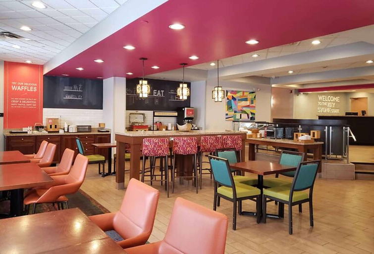 Food & Drinks 5, Hampton Inn Greensburg, Westmoreland