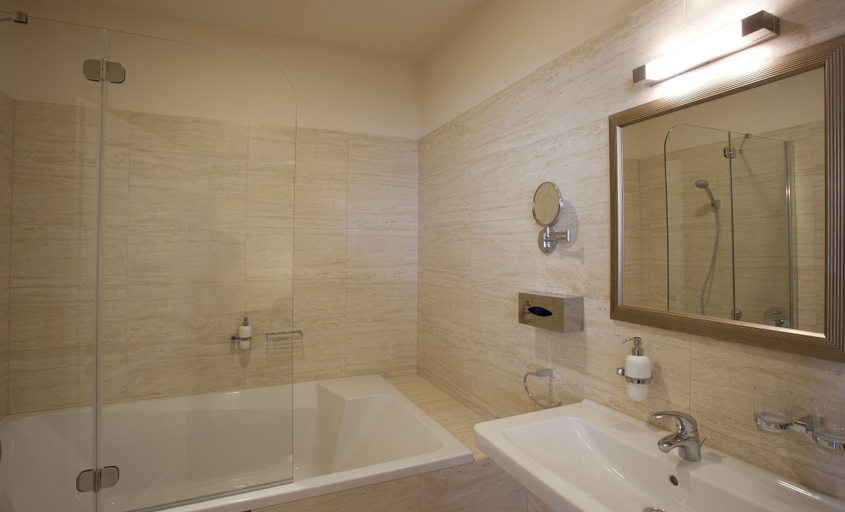 Bathroom 4, Barokk Hotel Promenád Gyor, Győr