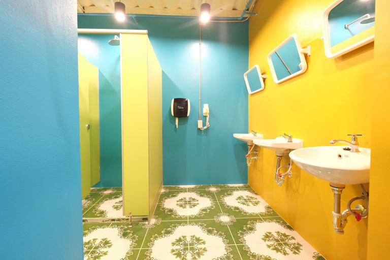Bathroom 4, Everyday Bangkok Hostel @Khaosan, Phra Nakhon