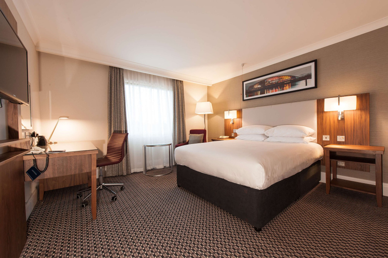 Bedroom 4, DoubleTree by Hilton Glasgow Strathclyde, North Lanarkshire