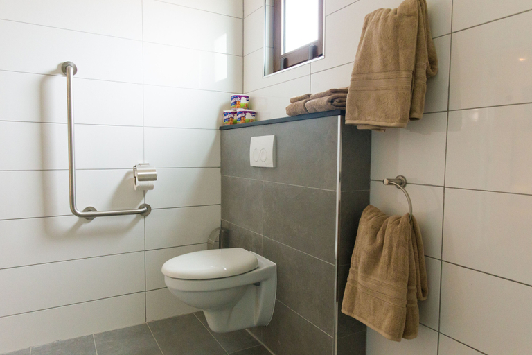 Bathroom 4, Bubali Luxury Apartments - Adults Only - Wheelchair Friendly