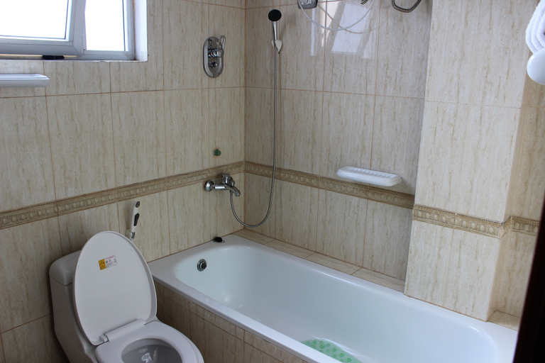 Bathroom 4, Oasis Hotel Apartment, Addis Abeba
