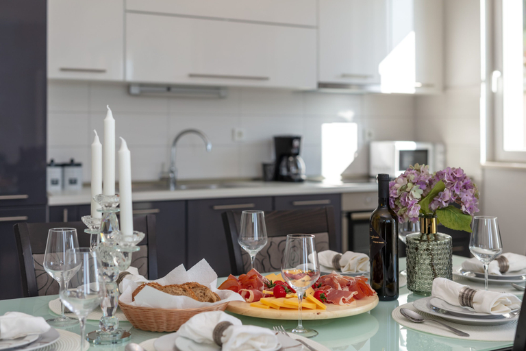 Food & Drinks 5, Spacious Beachfront Apartments Tanita, Podstrana