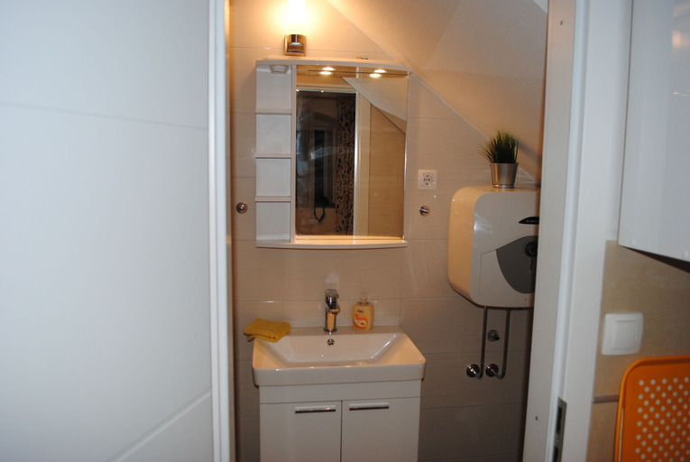 Bathroom 3, Apartments on the square, Makarska
