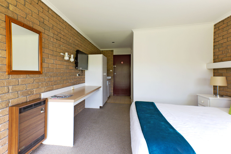 Bedroom 4, Bellbrae Motel, Surf Coast - West