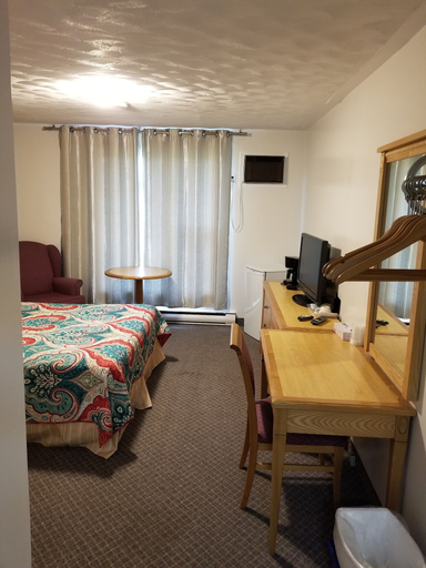 Bedroom 4, Knights Inn Woodstock, Carleton