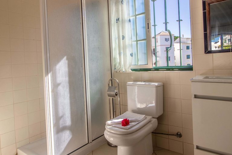 Bathroom 4, Old Village & Prestige, Loulé