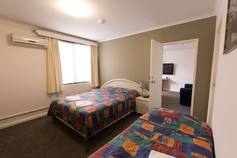 Bedroom 2, Chadstone Executive Motel, Melbourne