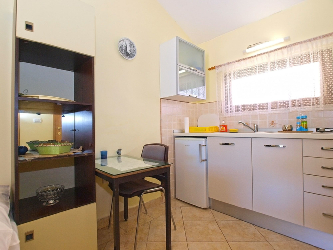 Others 5, Apartment 1462, Pula