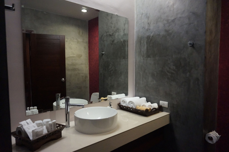Bathroom 5, Le Patta Resort & Hotel Chiang Rai, Muang Chiang Rai