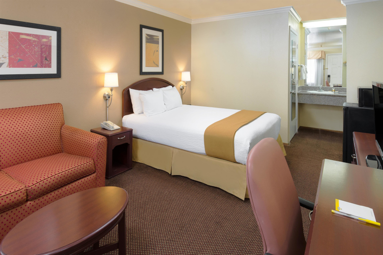 Bedroom 3, Days Inn by Wyndham Pinole Berkeley, Contra Costa