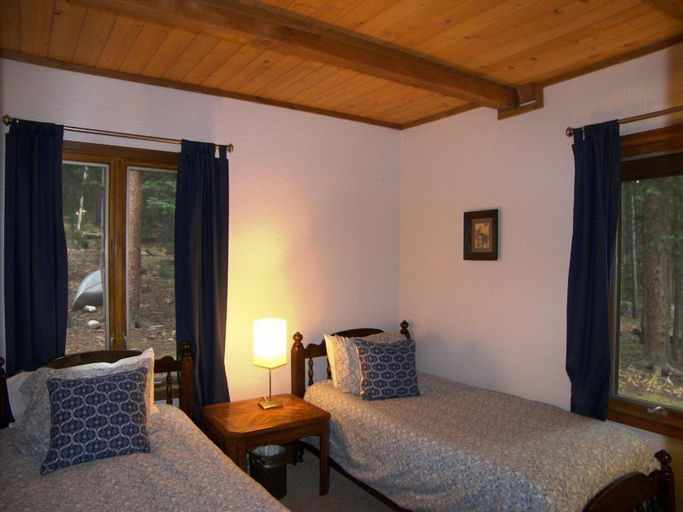 Bedroom 2, The Rendezvous 3 Bed 2 Bath, Summit