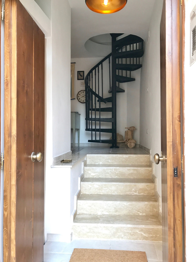 Others 5, Casa di Mario, Bari