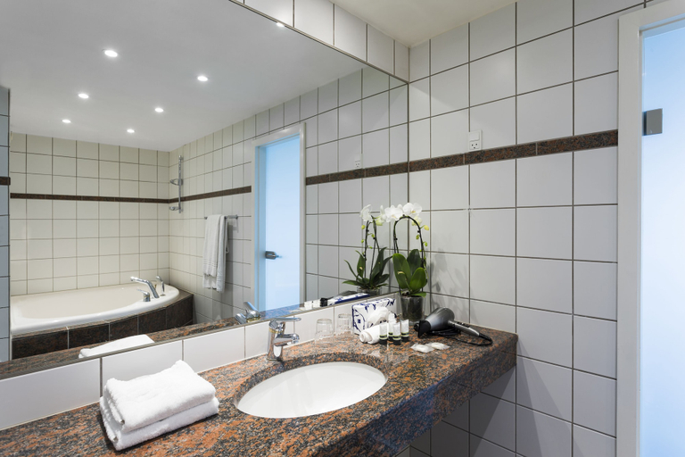 Bathroom 5, Glostrup Park Hotel, Glostrup