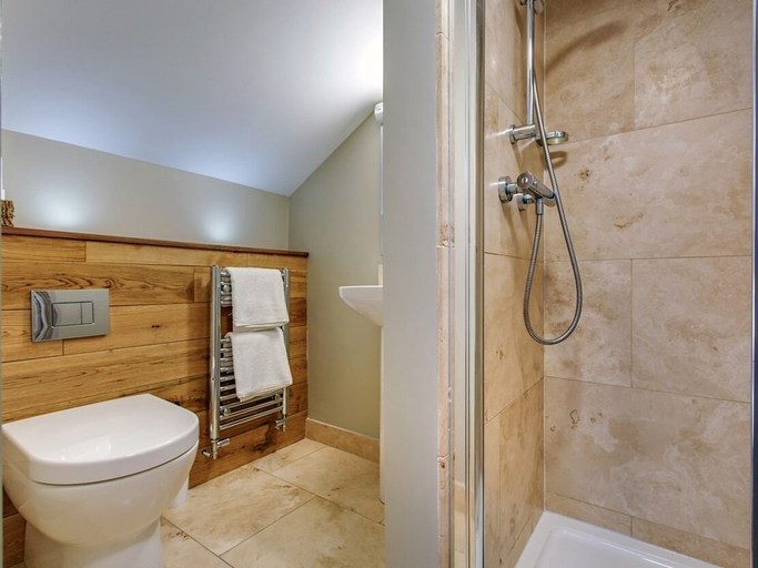 Bathroom 3, The Ingham Swan, Norfolk