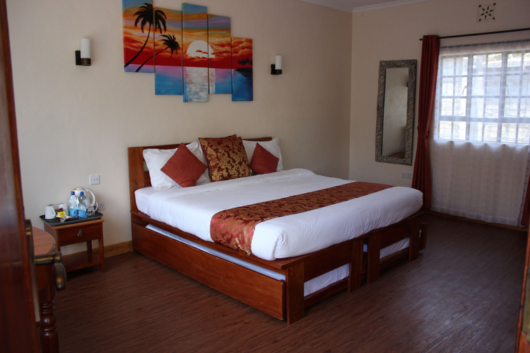 Bedroom 3, Penguin House, Laikipia East