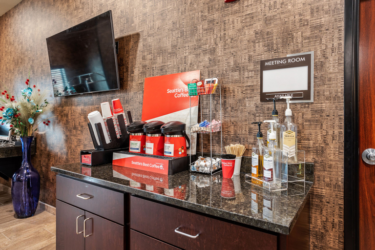 Food & Drinks 5, Cobblestone Hotel & Suites-Little Chute, Outagamie