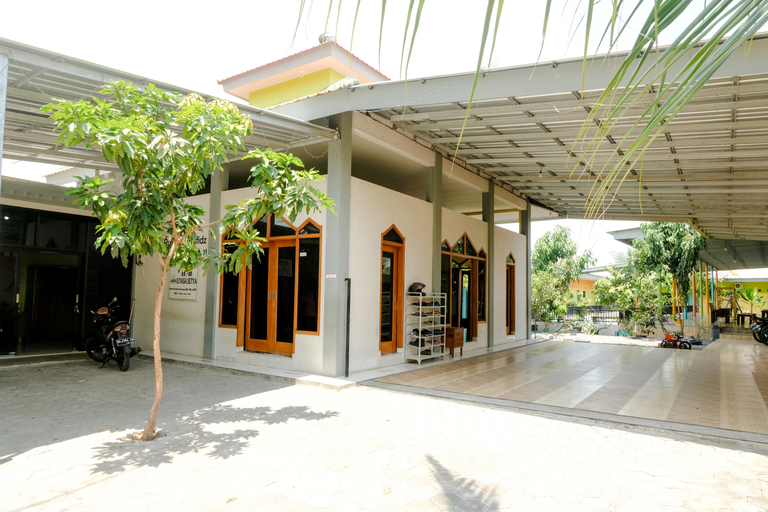 Exterior & Views 5, Spot On 1773 Ilyasa Family, Madiun