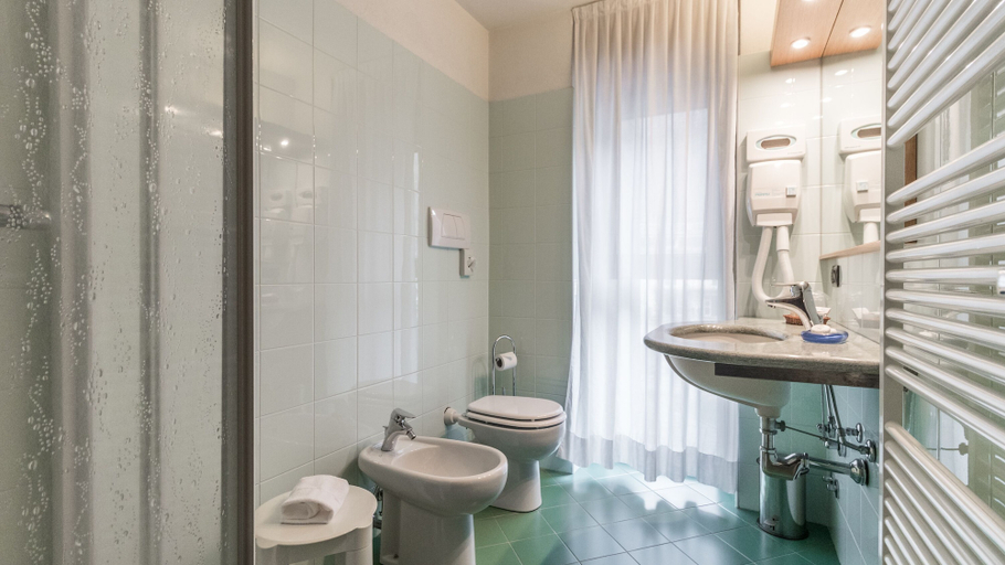 Bathroom 3, Residence Pizzo Scalino, Sondrio
