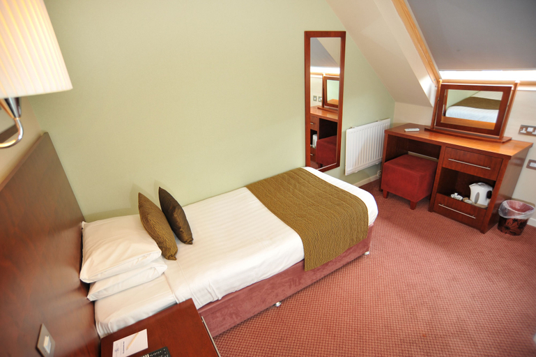 Bedroom 3, Golden Lion Hotel, Stirling