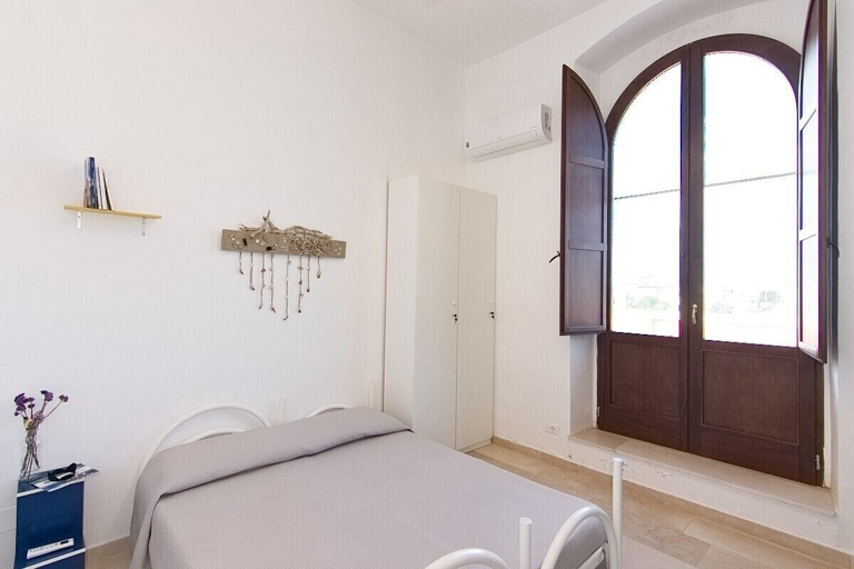 Bedroom 2, Traiana Bed & Bike, Brindisi