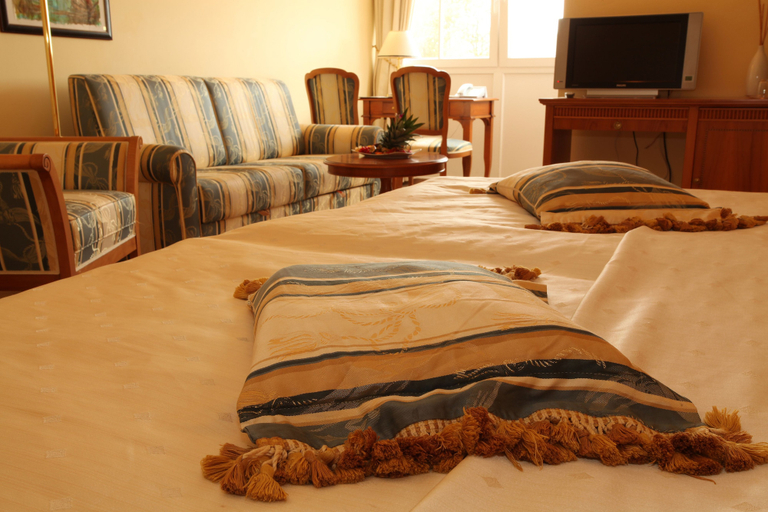 Bedroom 3, Strandhotel Deichgraf, Rostock