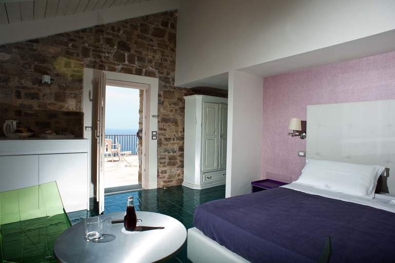 Room 4, Rupe Alta Home, Salerno