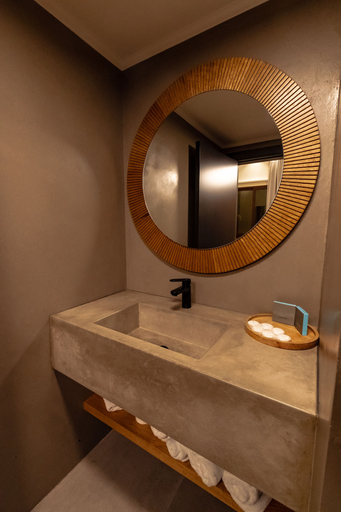 Bathroom 4, Bebatroun Beach Hotel, Batroun